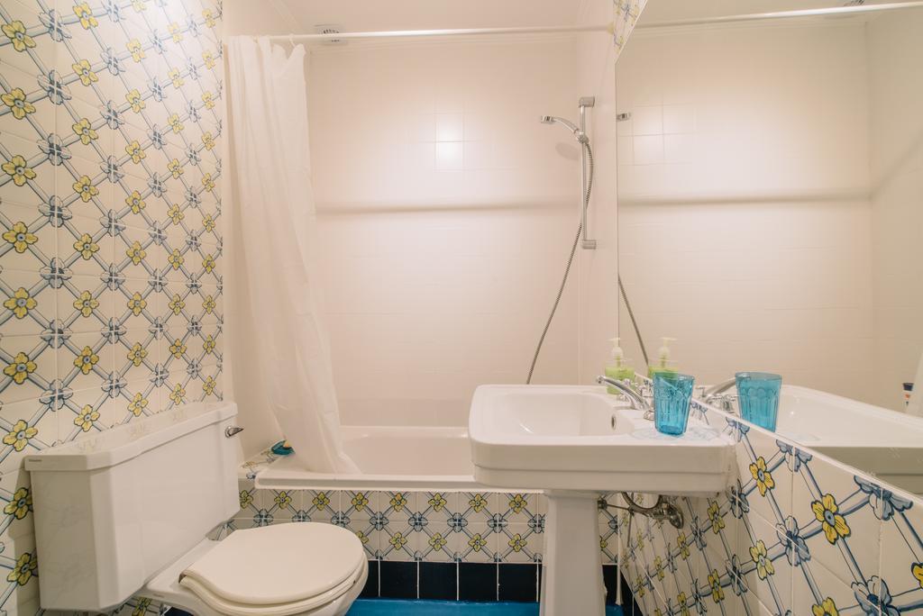 Appartamento Camoes Deluxe Bairro Alto Lisbona Esterno foto