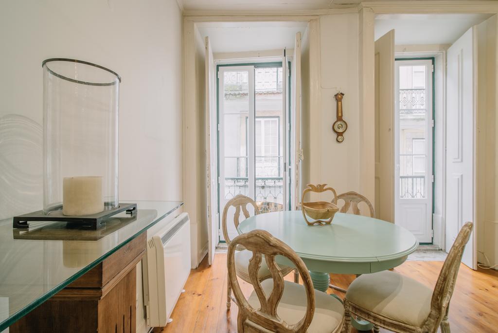 Appartamento Camoes Deluxe Bairro Alto Lisbona Esterno foto